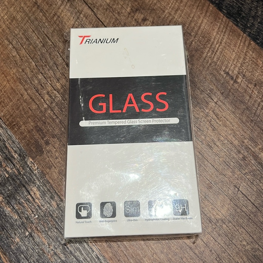 Trianium premium tempered glass screen protector for apple iPhone 11 Pro Max/ XS